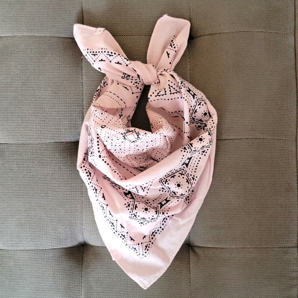 Urban Outfitters Pink Bandana - Picture 1 of 6